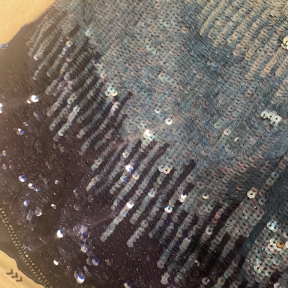 Sparkly Sequenced top with side zipper medium - Picture 3 of 5